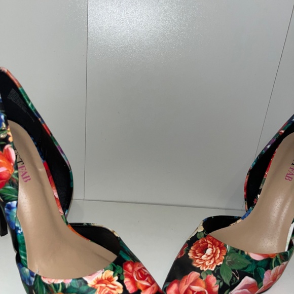 Floral High Heels - Picture 3 of 6